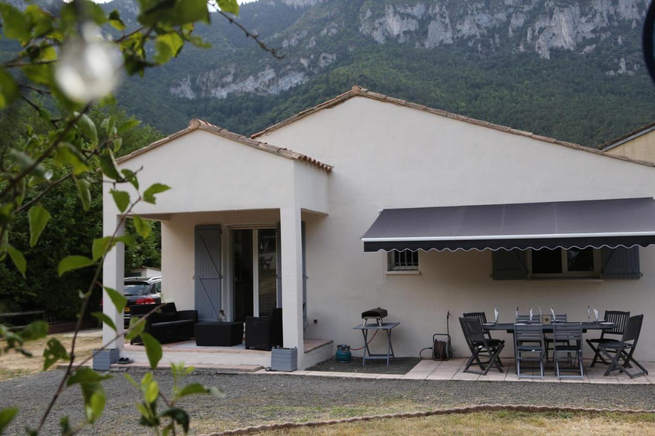 Private Riverside Villa With Breathtaking Views Axat Eksteriør bilde